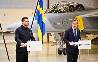 Швеция подарит Украине 16 истребителей Gripen