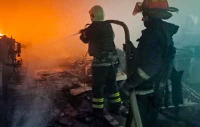 РФ ударила ракетами и БПЛА по Киеву: есть возгорание