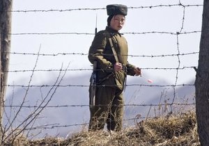 Китай пустил ток по колючей проволоке на границе с КНДР