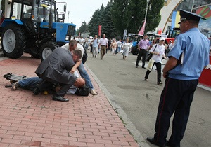Адвокат: Охраннику Януковича показалось, что у журналиста СТБ в руках была граната