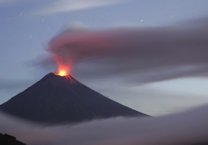 В Эквадоре начал извергаться вулкан Тунгурагуа: пепел поднялся на высоту 10 км