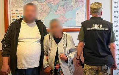 На кордоні затримали  нареченого  з двома дружинами в авто