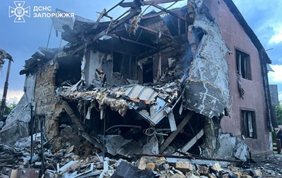 Запоріжжя: РФ знищила дім і СТО, на Хортиці пожежа
