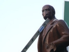 КУН заявил о своей непричастности к надругательству над памятником Ленина в Киеве