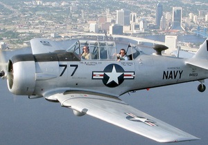 В США самолет времен Второй мировой войны упал в Мексиканский залив: два человека погибли