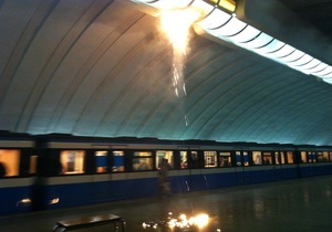 Фотогалерея: Пожар в киевском метро. Возгорание на станции Осокорки