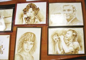 Днепропетровские художники нарисовали кофейным раствором портреты Кучмы, Ступки и Кличко