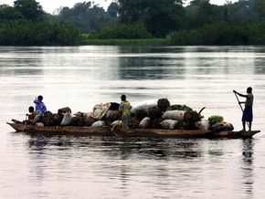 На реке в ДР Конго затонуло судно: девять человек погибли, около 100 пропали без вести