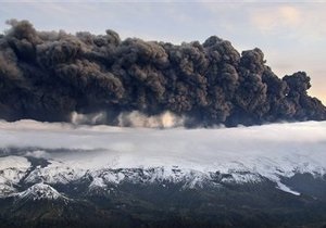 Польша закрыла воздушное пространство из-за извержения вулкана в Исландии