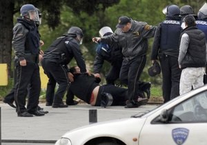 В Македонии убийство пяти мужчин стало причиной массовых беспорядков
