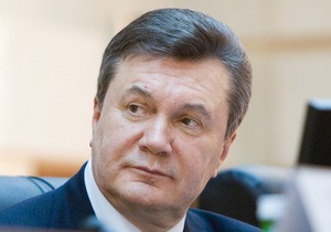 Янукович три раза в неделю играет в теннис