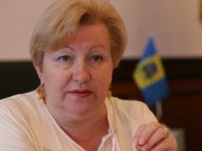 Ульянченко отправилась с визитом в Хмельницкую область на электричке