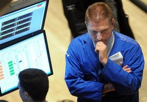 Инвесторы на фондовых рынках настроены негативно