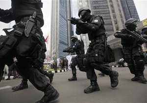 В столице Индонезии полиция вывела на постоянное дежурство 40 снайперов