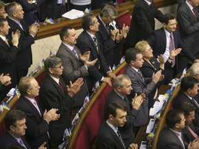 Завтра Рада не будет рассматривать вопрос о недоверии Тимошенко. Из-за Януковича?