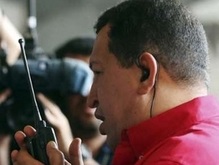 Чавес стягивает войска к границе с Колумбией