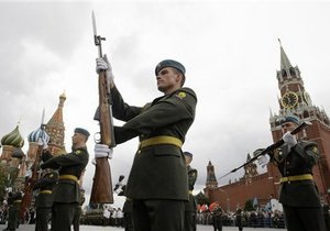 Минобороны РФ: Российская армия не будет переходить на стандарты НАТО