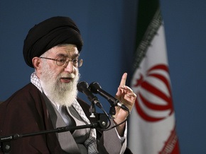 Духовный лидер Ирана призвал США отказаться от угроз в адрес Тегерана
