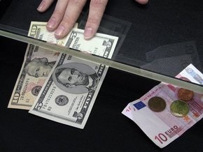 В киевских обменниках доллар перевалил за 10 гривен