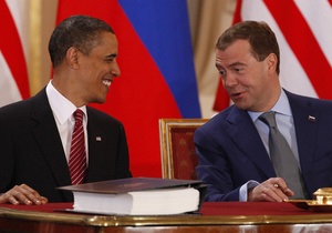 Медведев готов общаться с Обамой при помощи sms