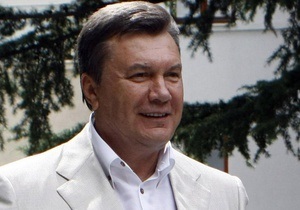 Янукович поздравил фармацевтов Украины