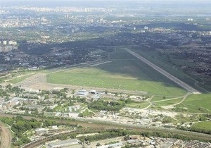 Ъ: Градсовет Киева отклонил проект реконструкции аэропорта Жуляны