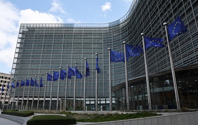 В ЕС хотят отказаться от крупных пакетов санкций против РФ