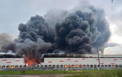 В Рязани горят склад WB и НПЗ - соцсети