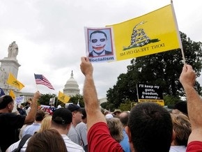 В Вашингтоне прошла многотысячная демонстрация против Обамы
