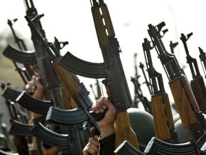 Российских судебных приставов вооружат пистолетами-пулеметами и автоматами Калашникова