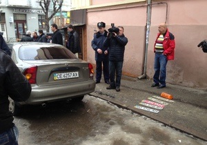 слежка за Яценюком - Задержанные на служебном автомобиле милиционеры не вели наблюдение за Яценюком в Черновцах - МВД