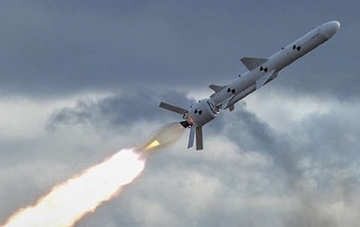 Сикорский призвал сбивать ракеты РФ над Украиной