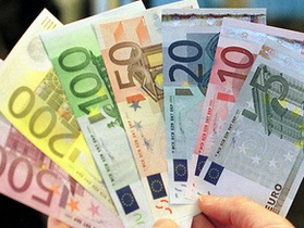Евро на межбанке незначительно подорожал