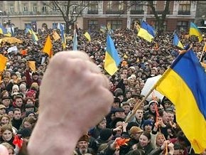 Опрос: Каждый шестой украинец готов выйти на улицы с протестом
