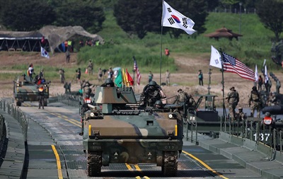 Сеул сокращает совместные с США военные учения