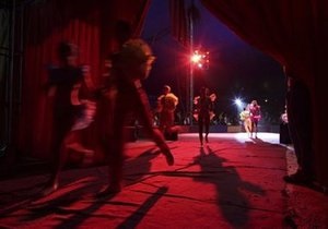 В Запорожской области закрыли цирк-шапито, во время выступления которого упала трибуна
