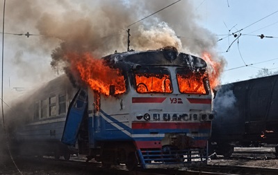 Удар по поезду на Харьковщине: число жертв выросло