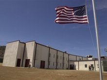 Заключенным Гуантанамо разрешат пользоваться телефонами