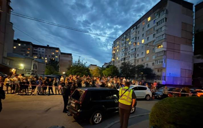 В Тернополе группа людей напала на военных ТЦК