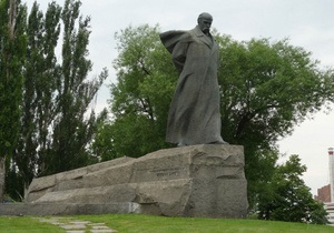 МИД: В Москве временно демонтировали памятник Шевченко