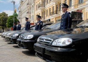 МВД Украины передаст в школы десять подаренных милиции машин
