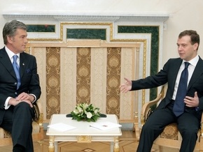 Ъ: Киев не направлял Москве официальный запрос о встрече Ющенко и Медведева