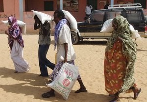 В столице Сомали солдат открыл стрельбу по голодающим. Погибли пять человек