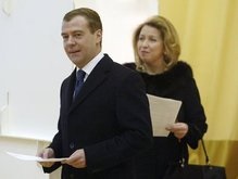Медведевы уже проголосовали