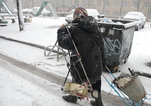 На одном из киевских рынков из-за снега обрушился навес, есть пострадавшие