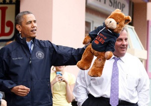 Новости США - Обама - Губернатор Нью-Джерси выиграл для Обамы плюшевого медвежонка