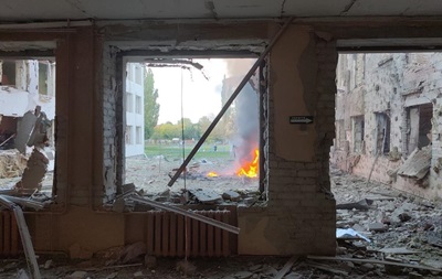 РФ ударила бомбами по школе в Сумах, есть жертвы