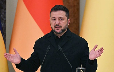 Зеленский сделал заявление о трехсторонней встрече