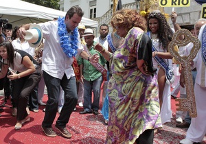 Бразильский карнавал: В Бразилии начались карнавальные шествия