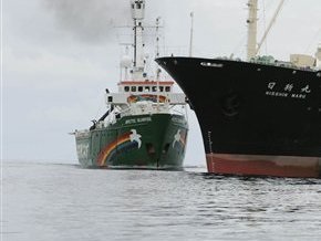 В Японии рыболовецкое судно столкнулась с военным кораблем
